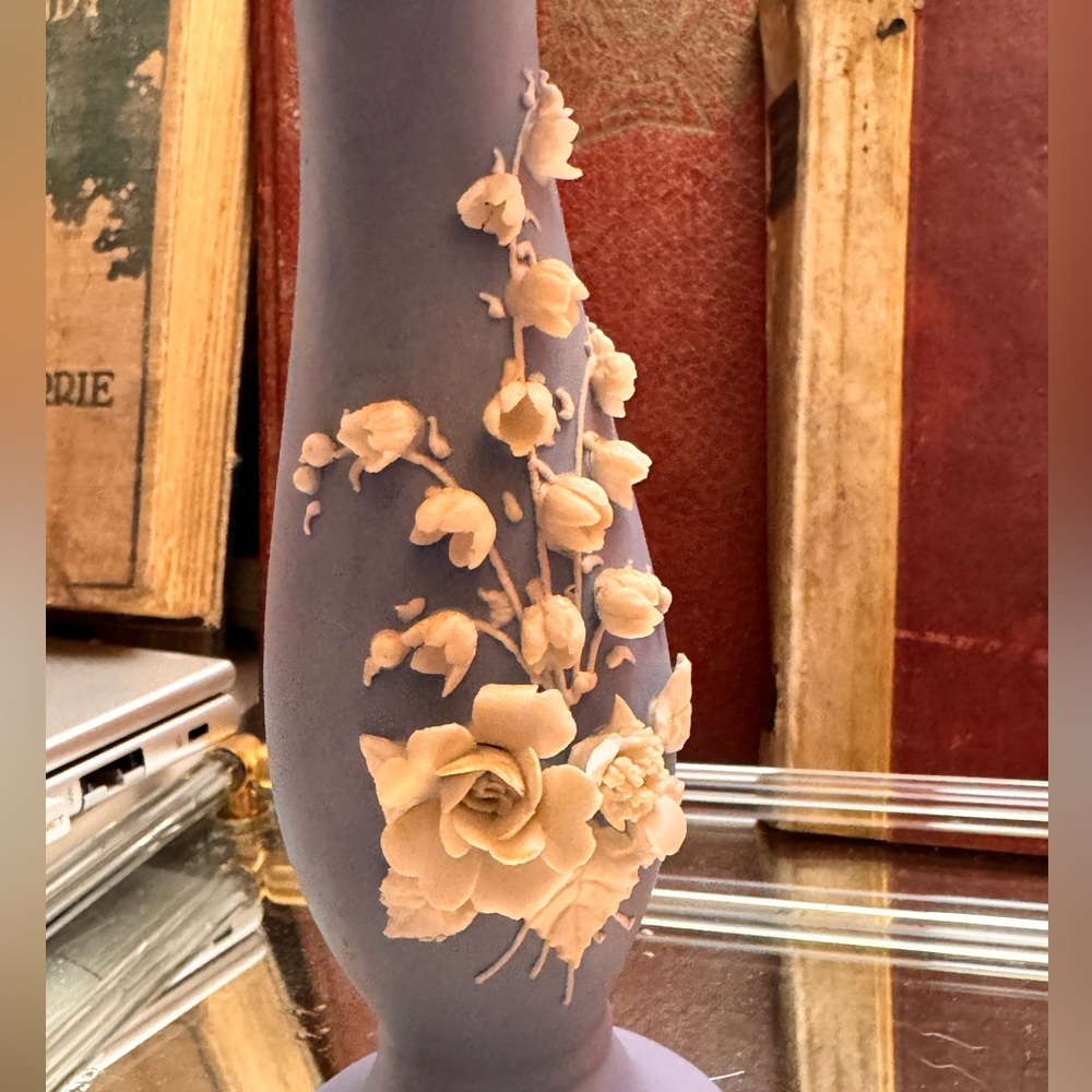 Vintage Lefton Porcelain Blue Bud Vase White Flowers Made In Japan - Picture 7 of 10